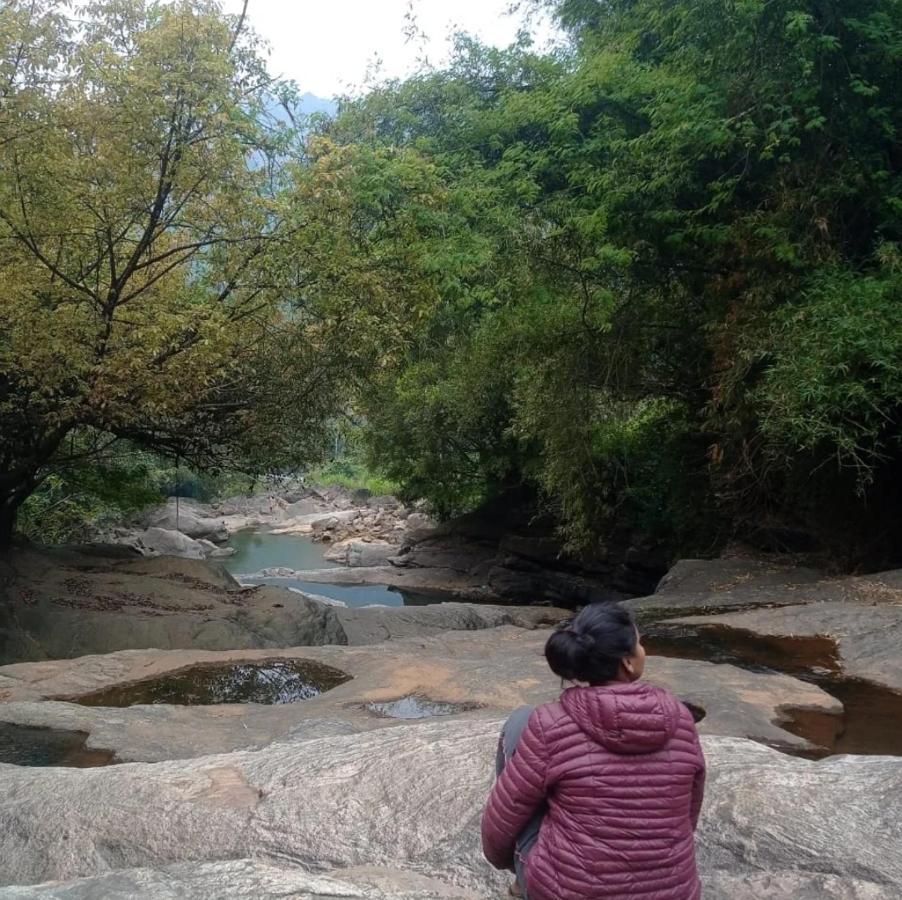 Riverbench Homestay Munnar Anaviratty Exterior foto